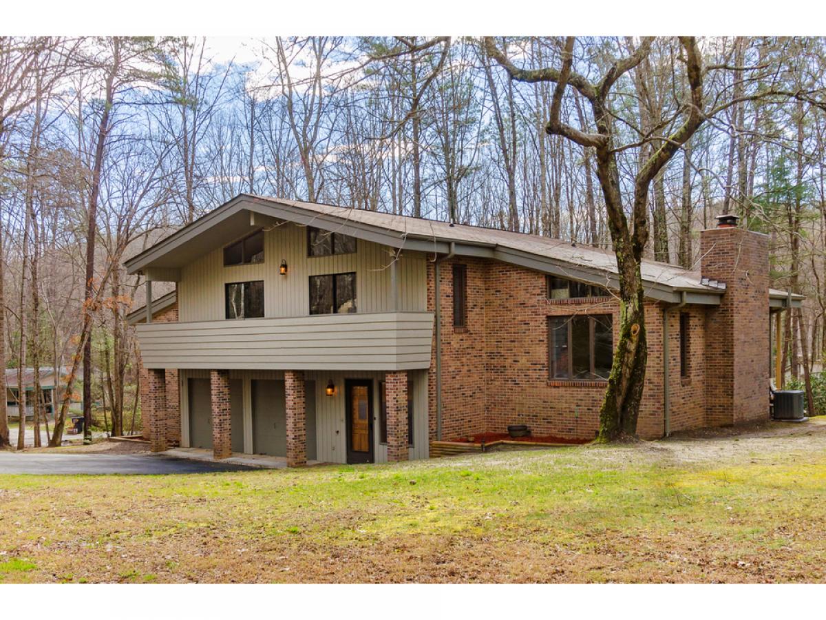 Picture of Home For Sale in Hendersonville, North Carolina, United States