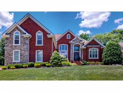 Home For Sale in Hendersonville, Tennessee