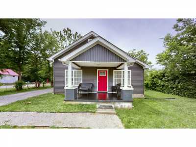 Home For Sale in Shelbyville, Tennessee