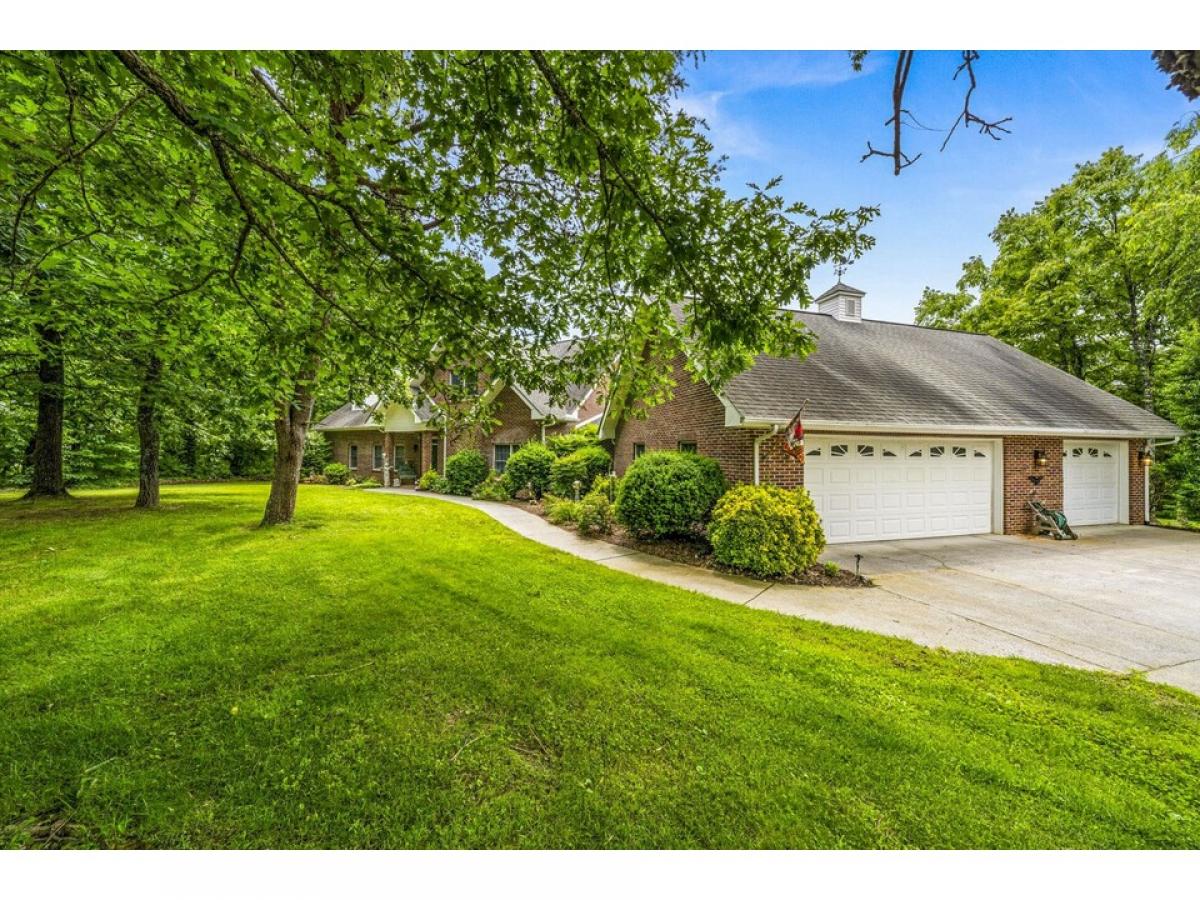 Picture of Home For Sale in Dandridge, Tennessee, United States