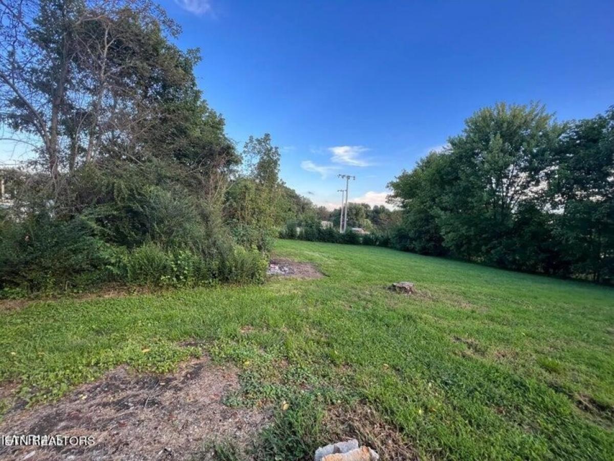 Picture of Home For Sale in Jamestown, Tennessee, United States