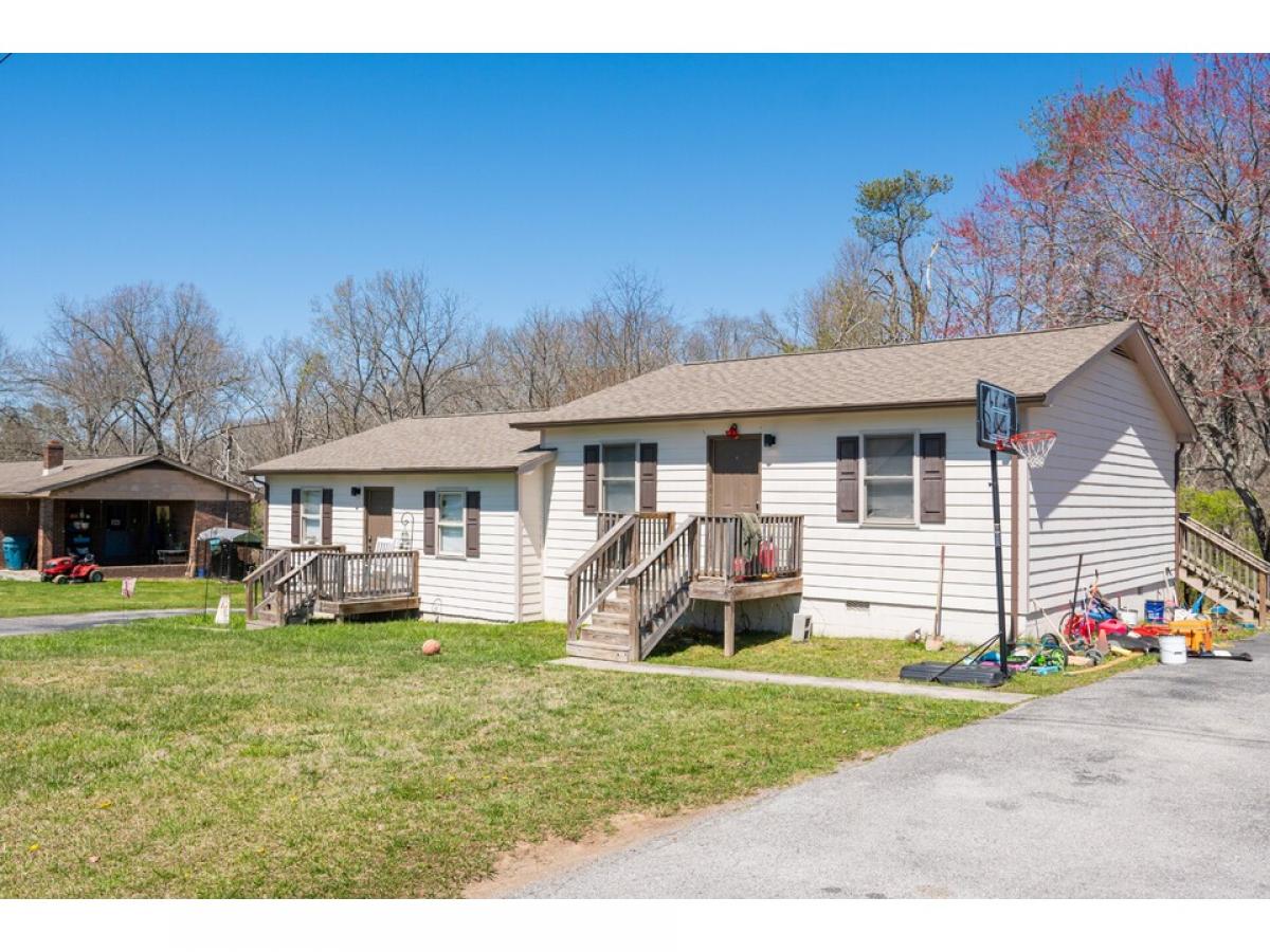 Picture of Home For Sale in Crossville, Tennessee, United States