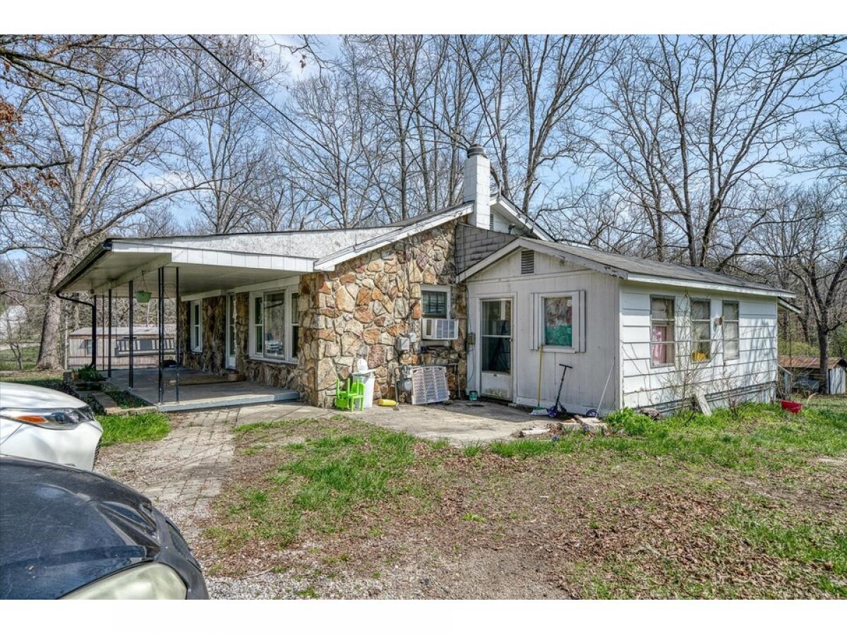 Picture of Home For Sale in Crossville, Tennessee, United States