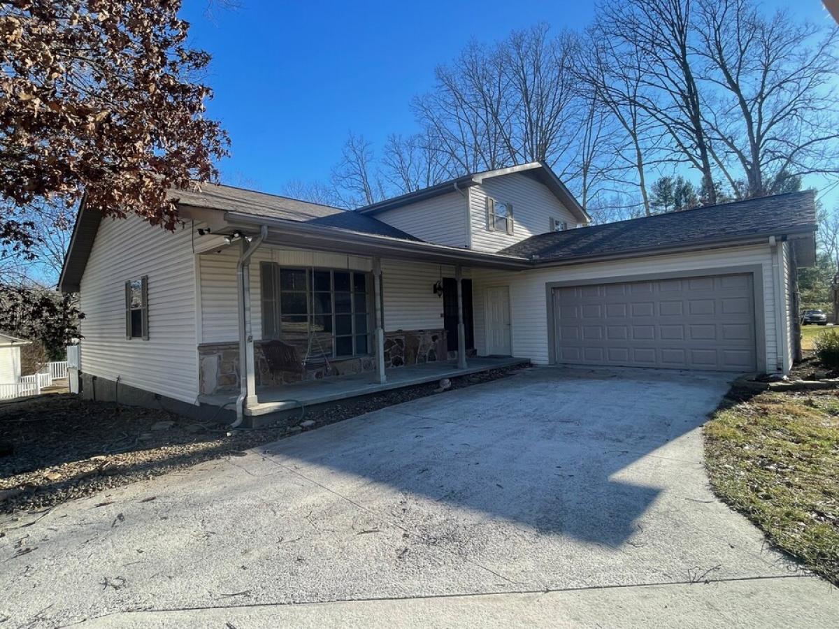 Picture of Home For Sale in Crossville, Tennessee, United States