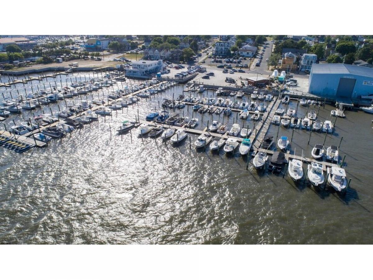 Picture of Home For Sale in Somers Point, New Jersey, United States