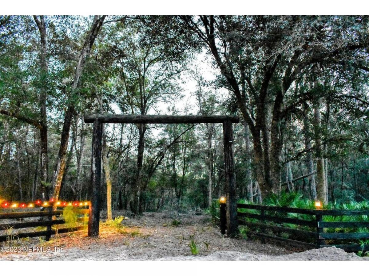 Picture of Residential Land For Sale in Interlachen, Florida, United States