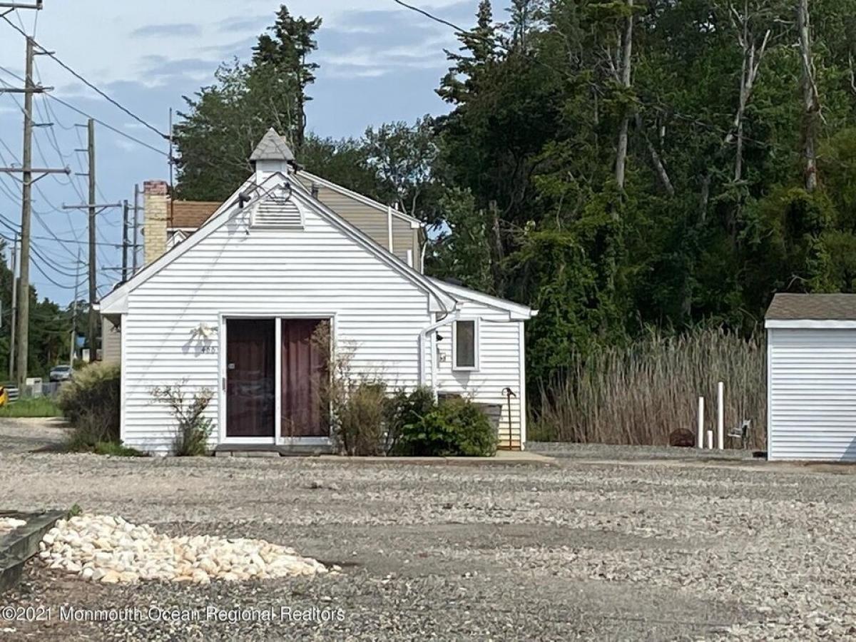 Picture of Home For Sale in Waretown, New Jersey, United States