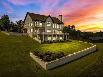 Home For Sale in Dandridge, Tennessee