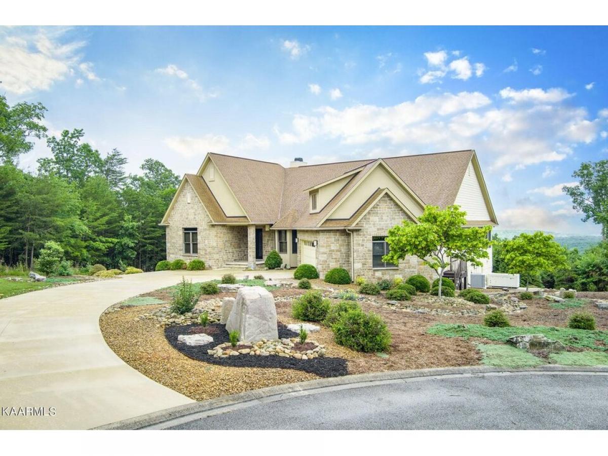 Picture of Home For Sale in Crossville, Tennessee, United States