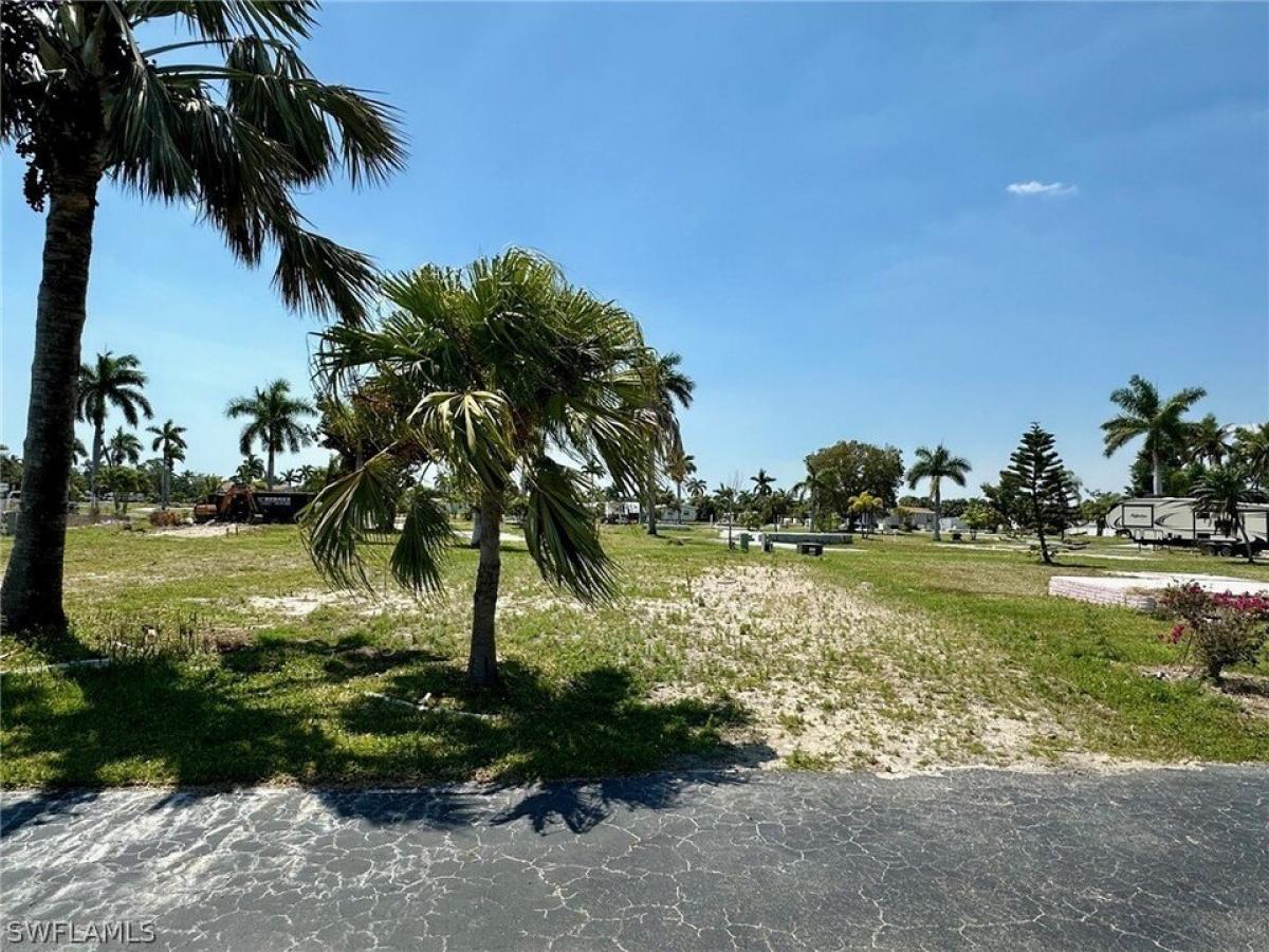 Picture of Residential Land For Sale in Fort Myers, Florida, United States
