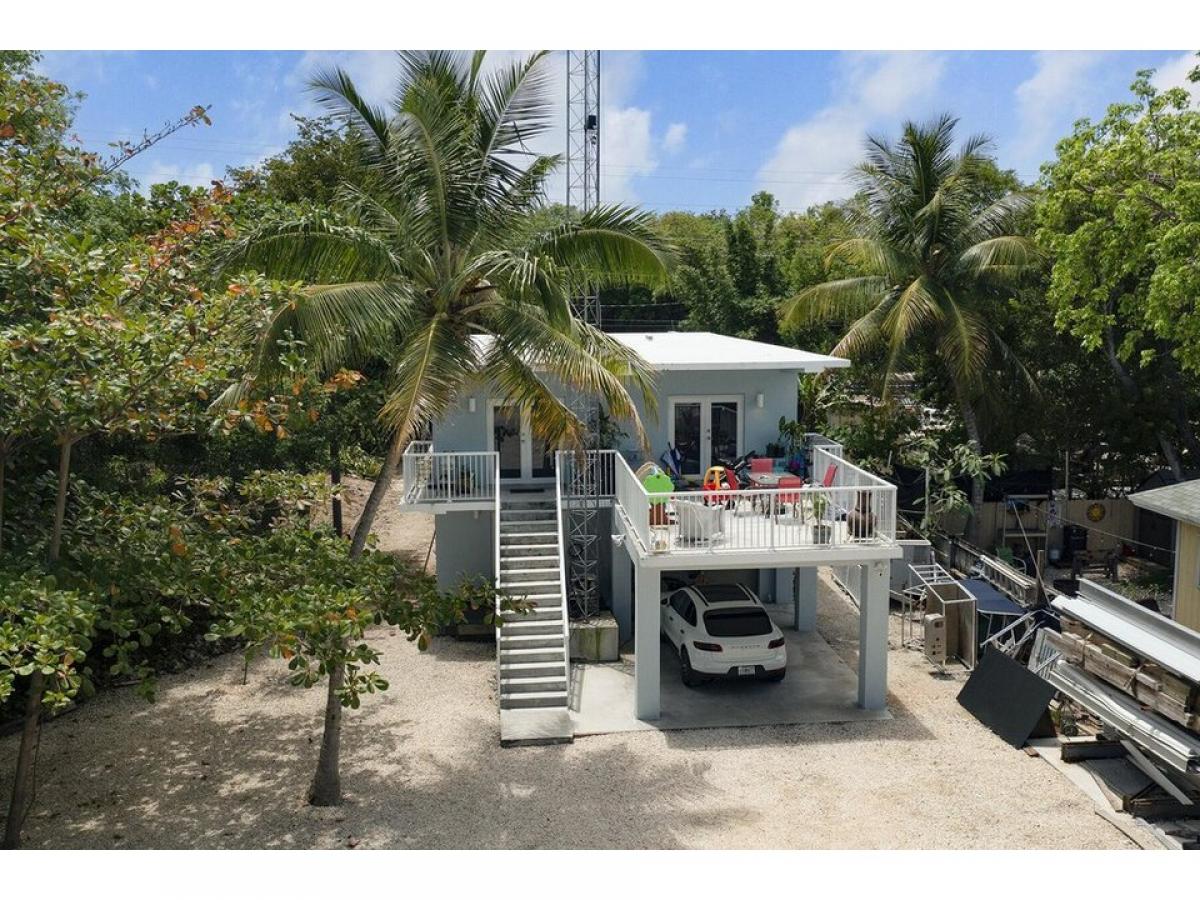 Picture of Home For Sale in Plantation Key, Florida, United States