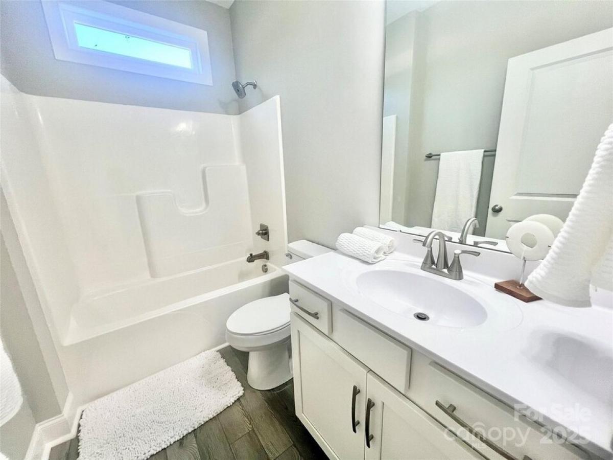 Picture of Home For Sale in Spencer, North Carolina, United States