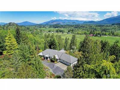 Home For Sale in Mount Vernon, Washington