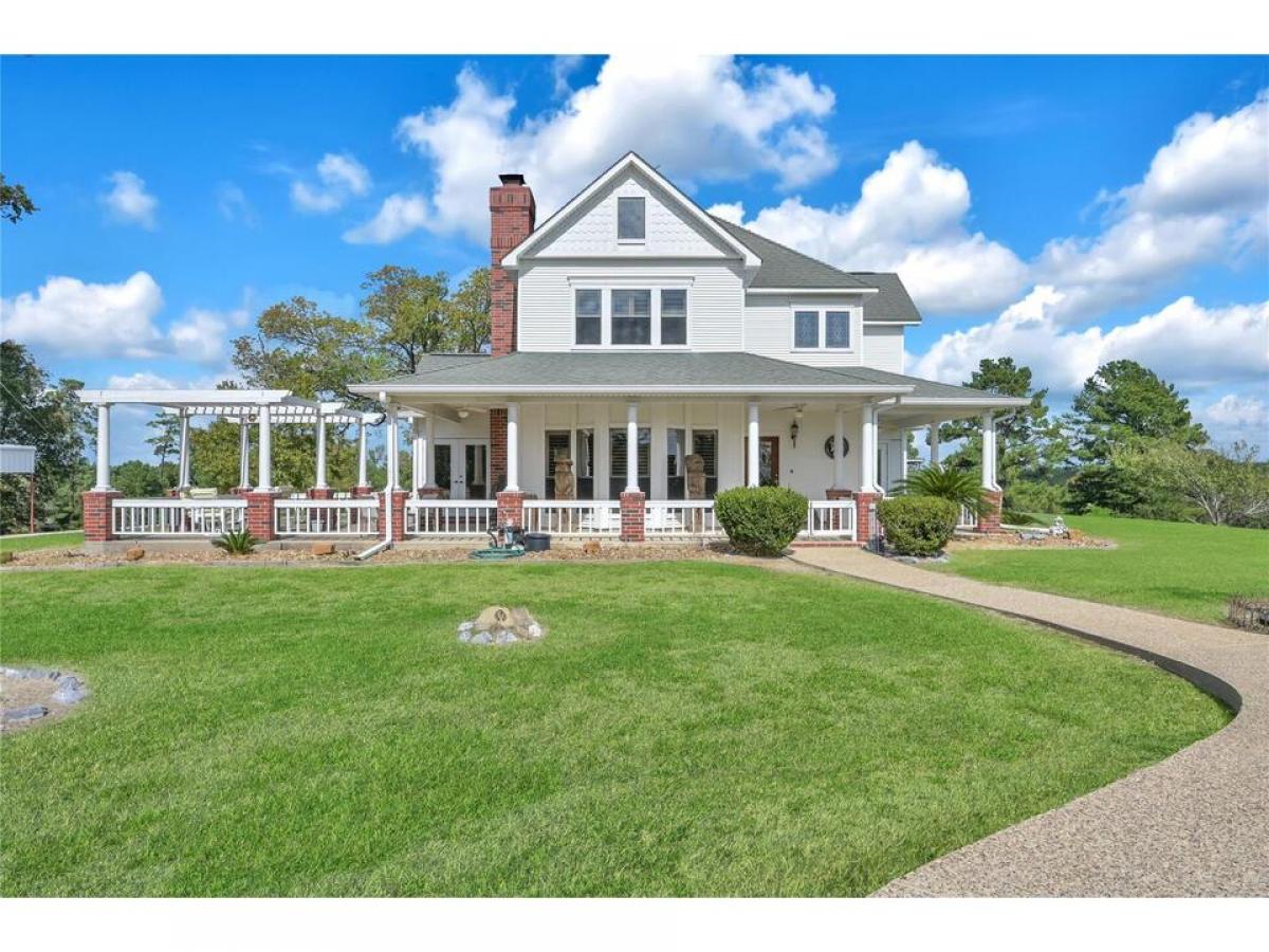 Picture of Home For Sale in Coldspring, Texas, United States