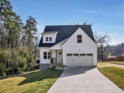 Home For Sale in Rossville, Georgia