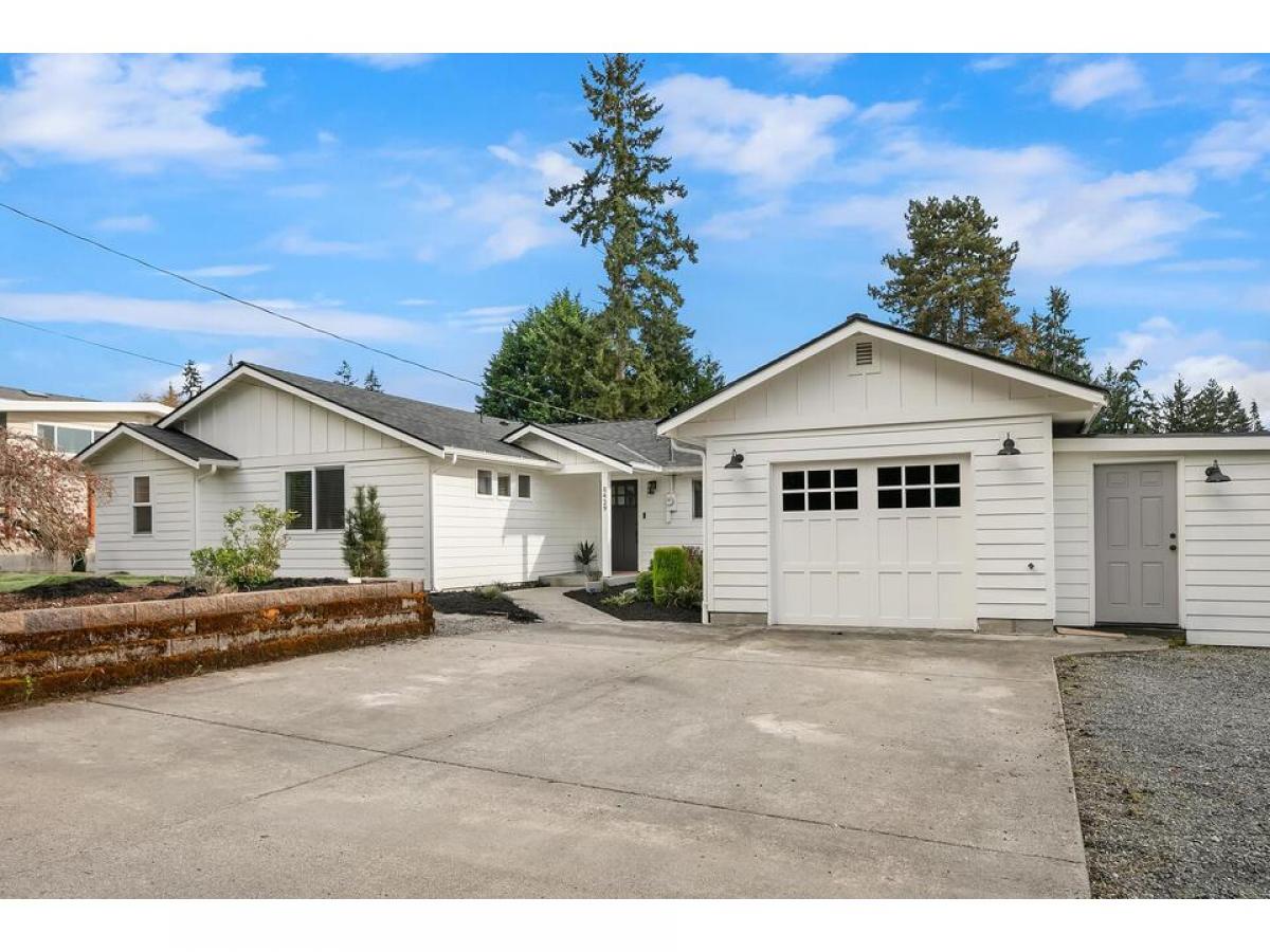 Picture of Home For Sale in Bothell, Washington, United States