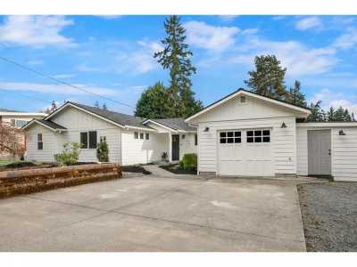 Home For Sale in Bothell, Washington