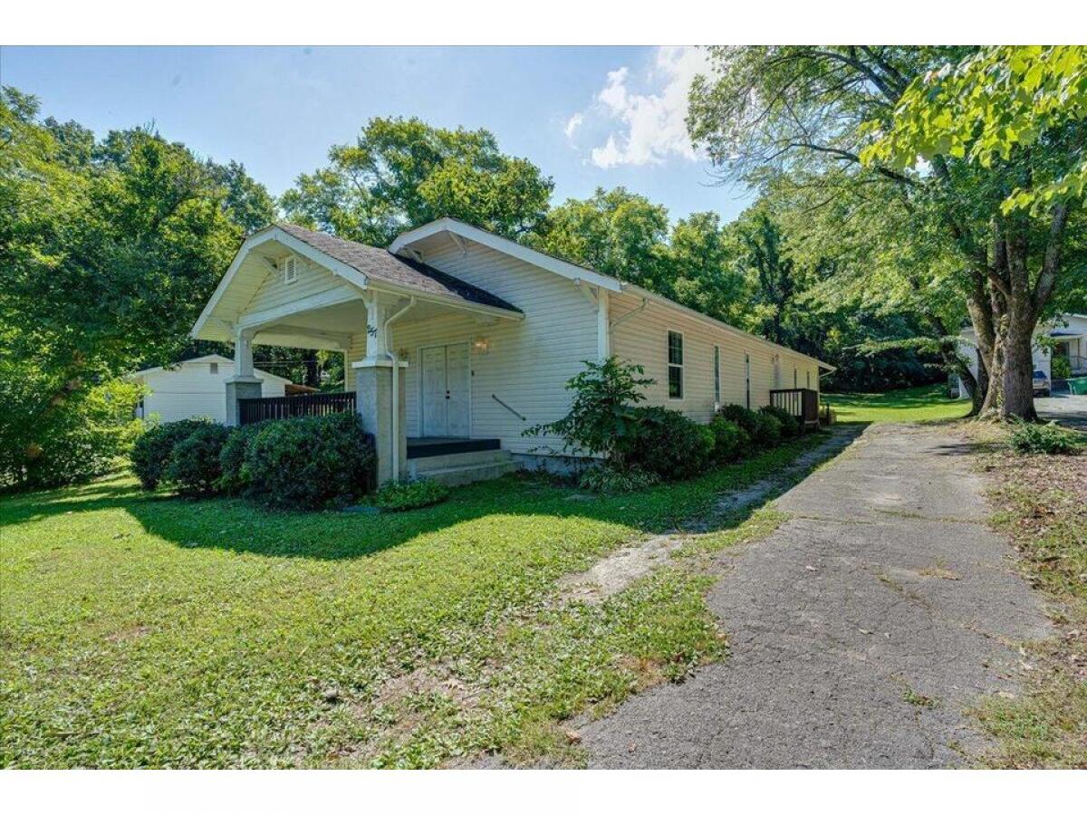 Picture of Home For Sale in Rossville, Georgia, United States