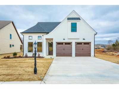 Home For Sale in Ooltewah, Tennessee