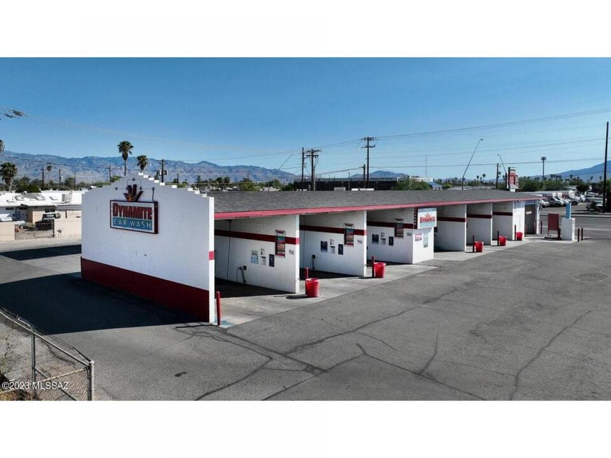 Picture of Commercial Building For Sale in Tucson, Arizona, United States