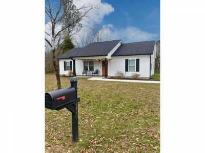 Home For Sale in Lafayette, Georgia