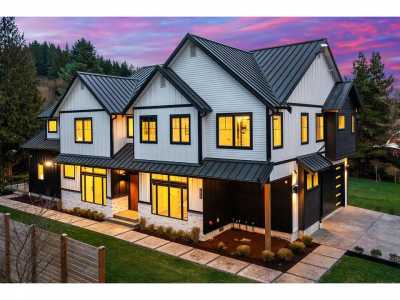 Home For Sale in Woodinville, Washington