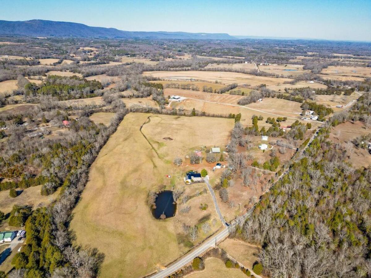 Picture of Home For Sale in Chickamauga, Georgia, United States