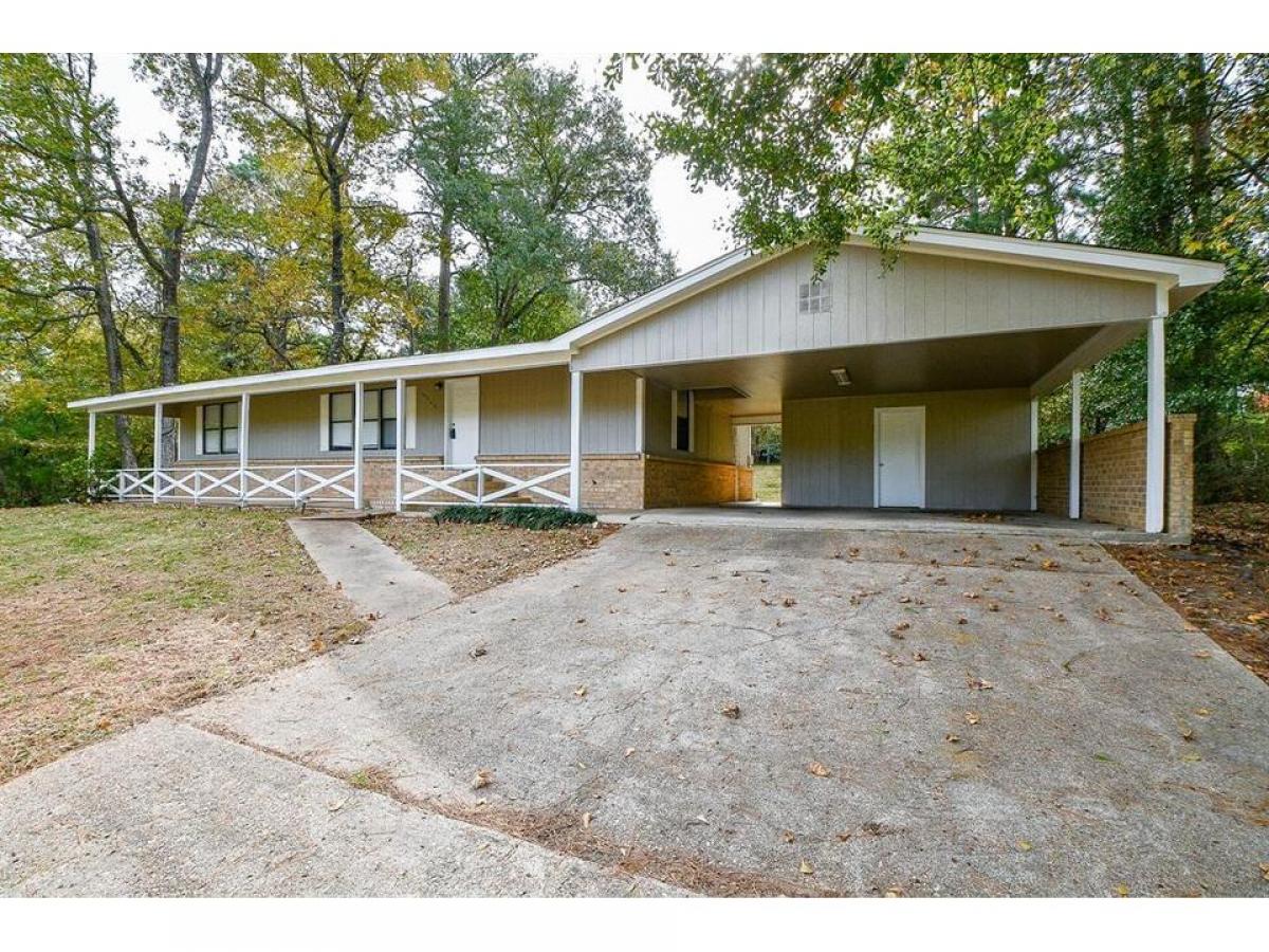 Picture of Home For Sale in Huntsville, Texas, United States