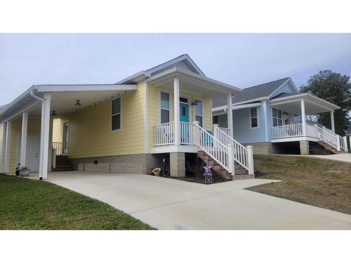 Picture of Home For Sale in Cookeville, Tennessee, United States