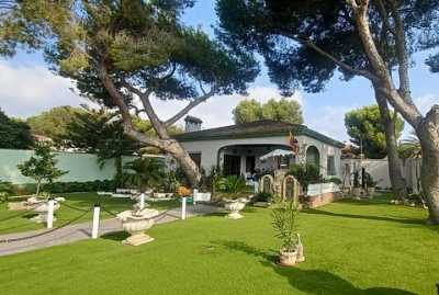 Villa For Sale in 
