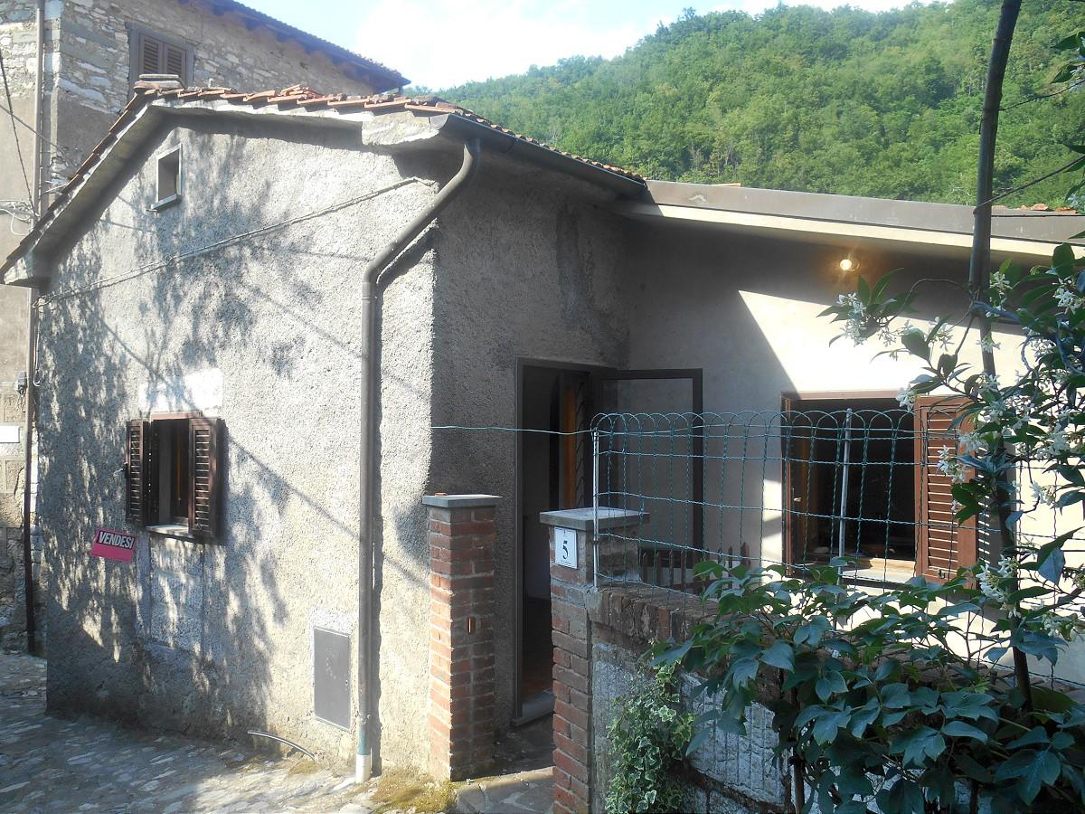 Picture of Home For Sale in Fabbriche Di Vallico, Tuscany, Italy