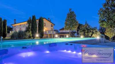 Villa For Sale in Capannori, Italy