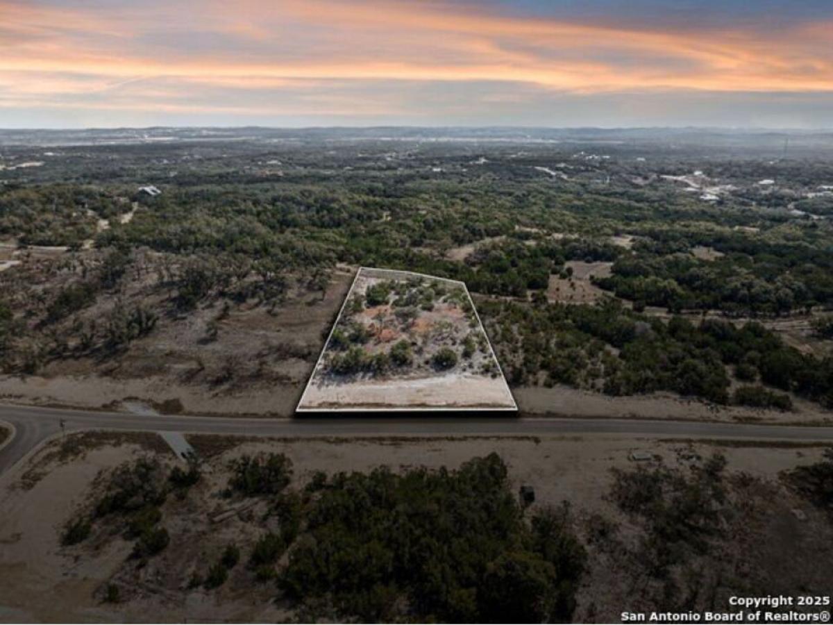 Picture of Residential Land For Sale in Bulverde, Texas, United States