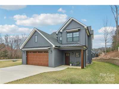 Home For Sale in Etowah, North Carolina