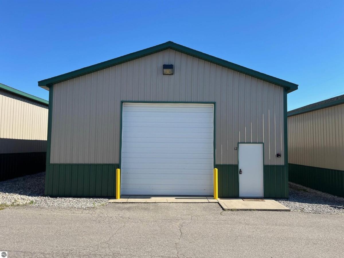 Picture of Home For Sale in Grawn, Michigan, United States