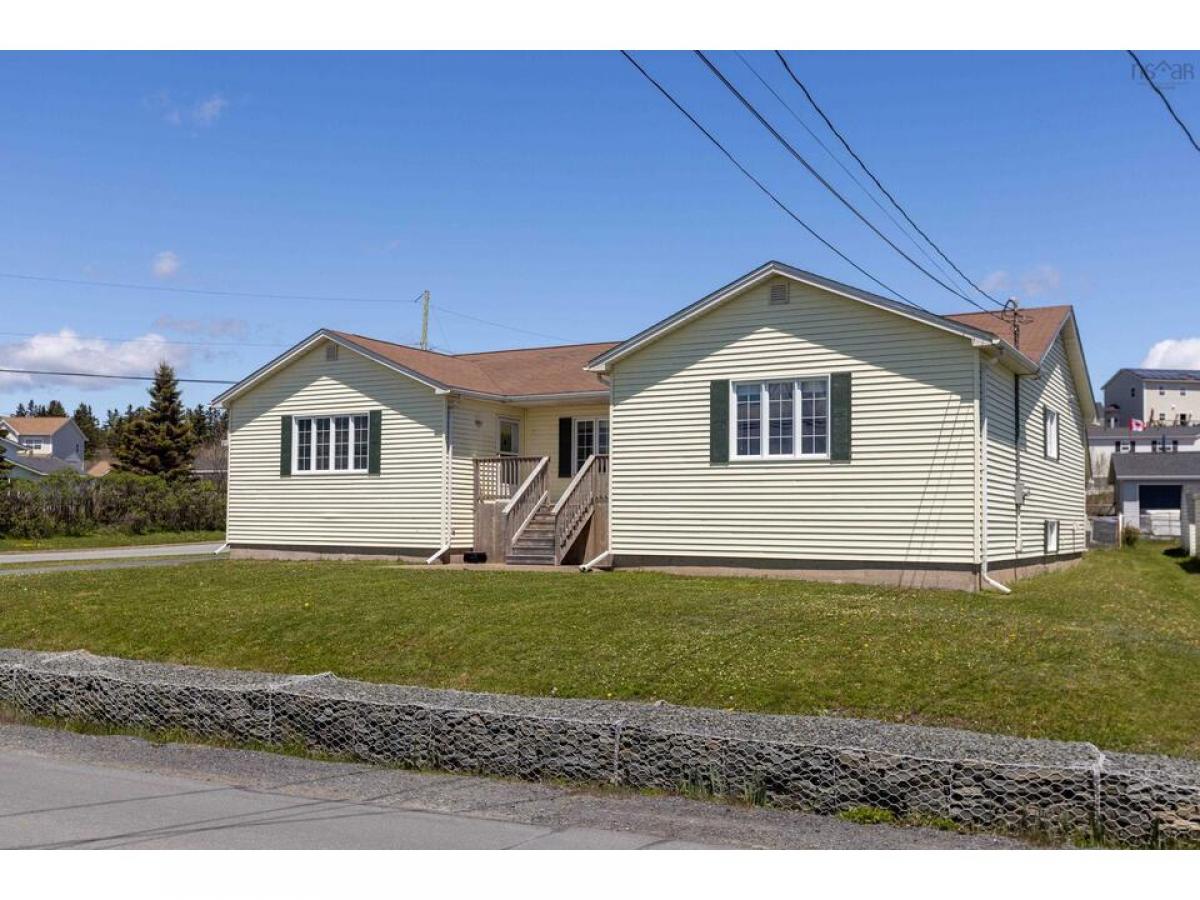 Picture of Home For Sale in Eastern Passage, Nova Scotia, Canada