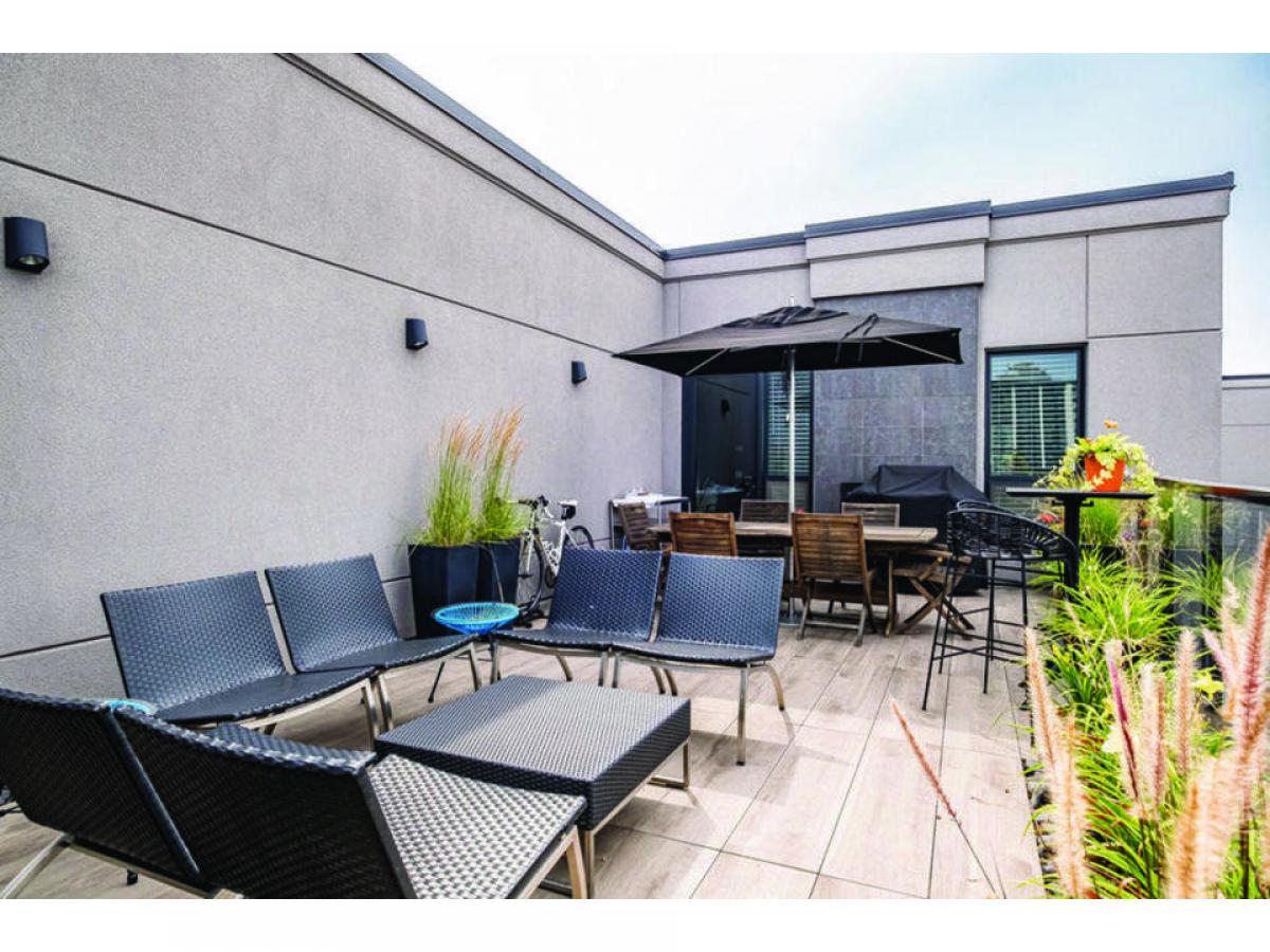 Picture of Condo For Sale in Hamilton, Ontario, Canada