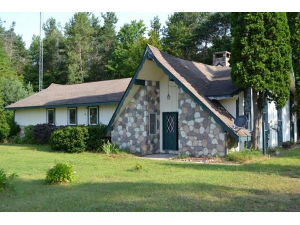 Picture of Home For Sale in Gaylord, Michigan, United States