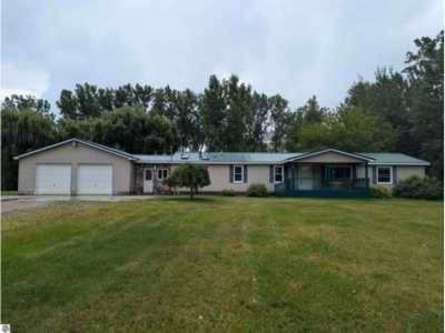Home For Sale in Au Gres, Michigan