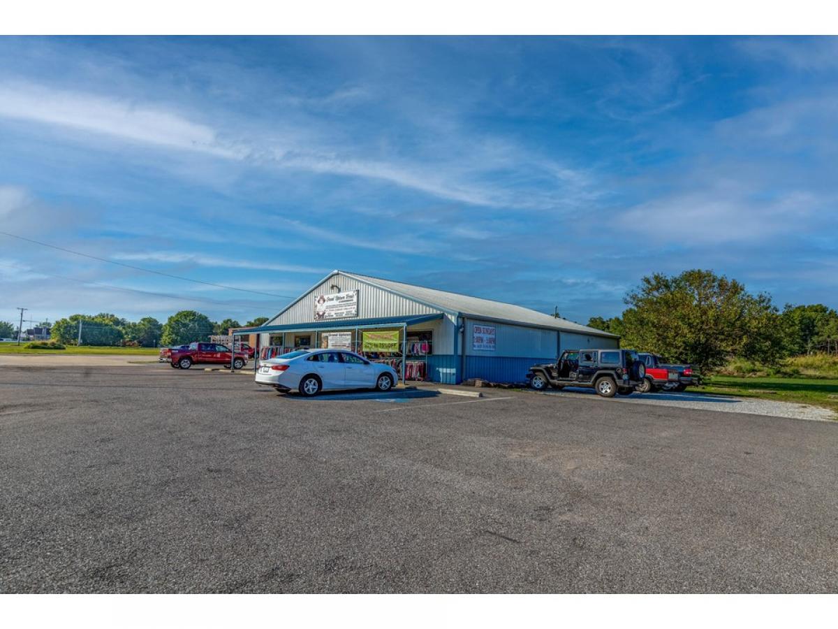 Picture of Home For Sale in Grove, Oklahoma, United States