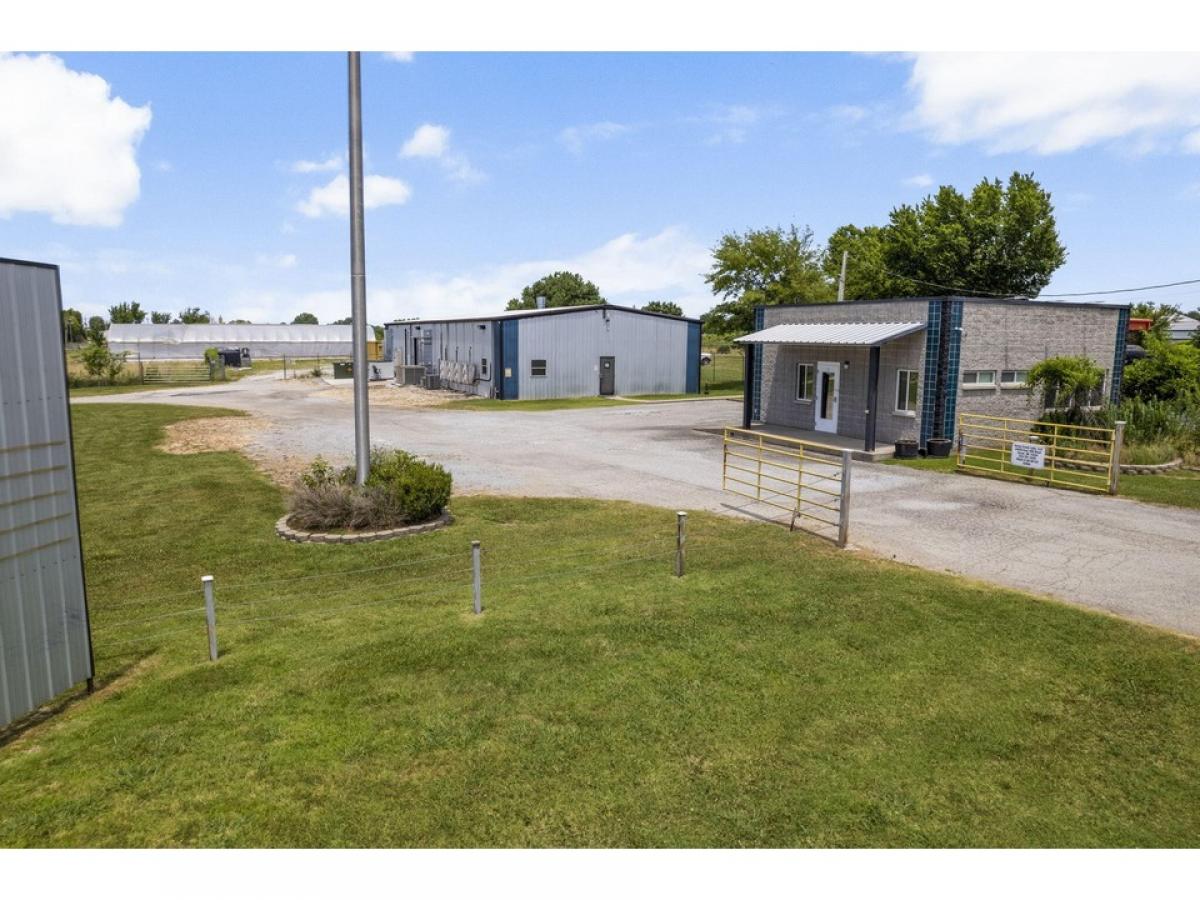 Picture of Home For Sale in Grove, Oklahoma, United States