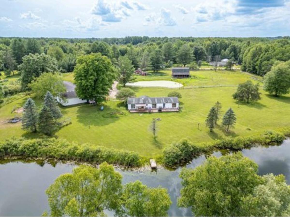 Picture of Home For Sale in Gladwin, Michigan, United States