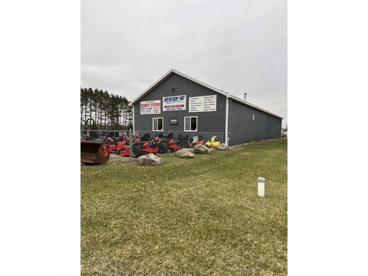 Picture of Home For Sale in Farwell, Michigan, United States