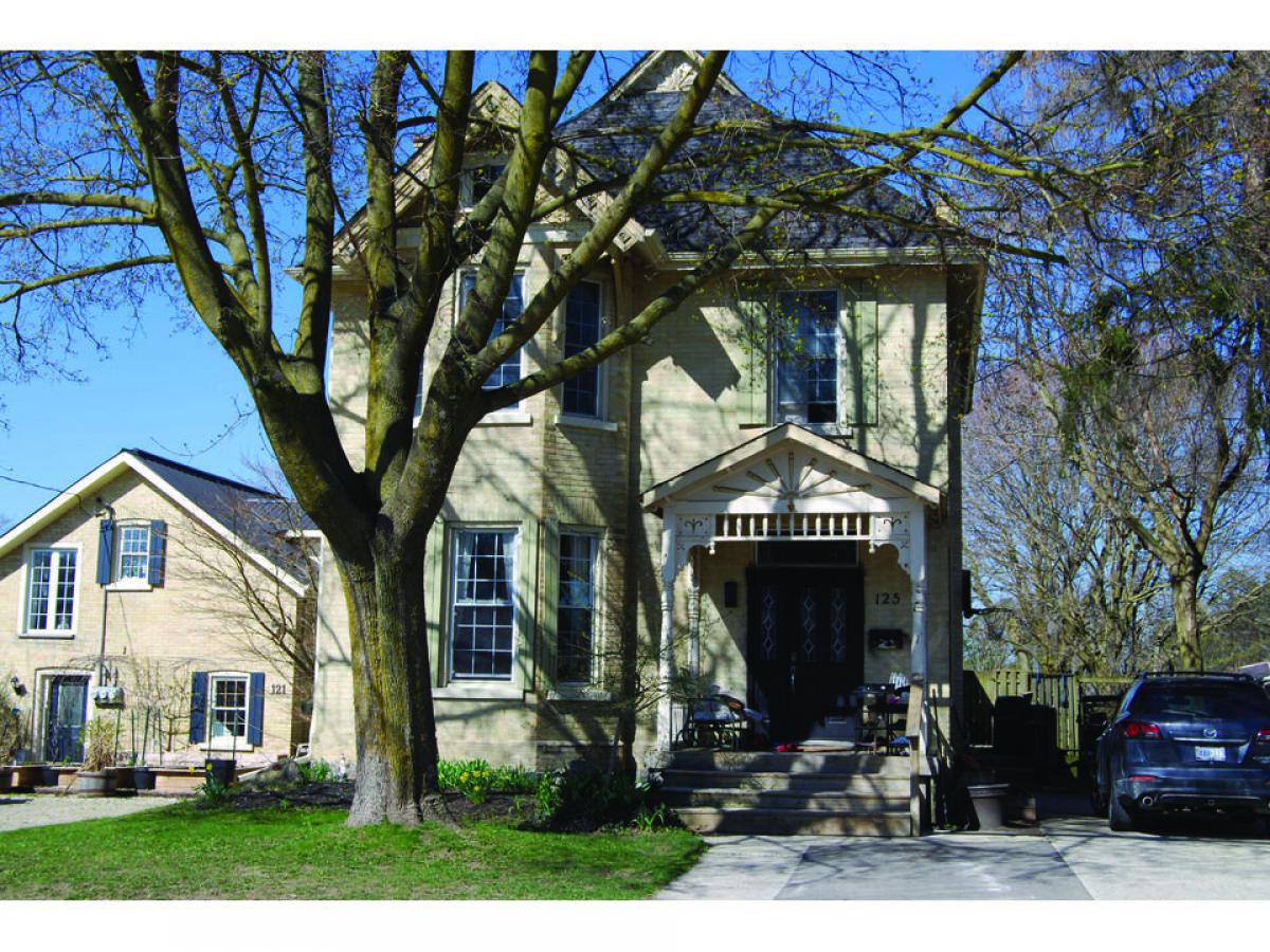 Picture of Home For Sale in Harriston, Ontario, Canada