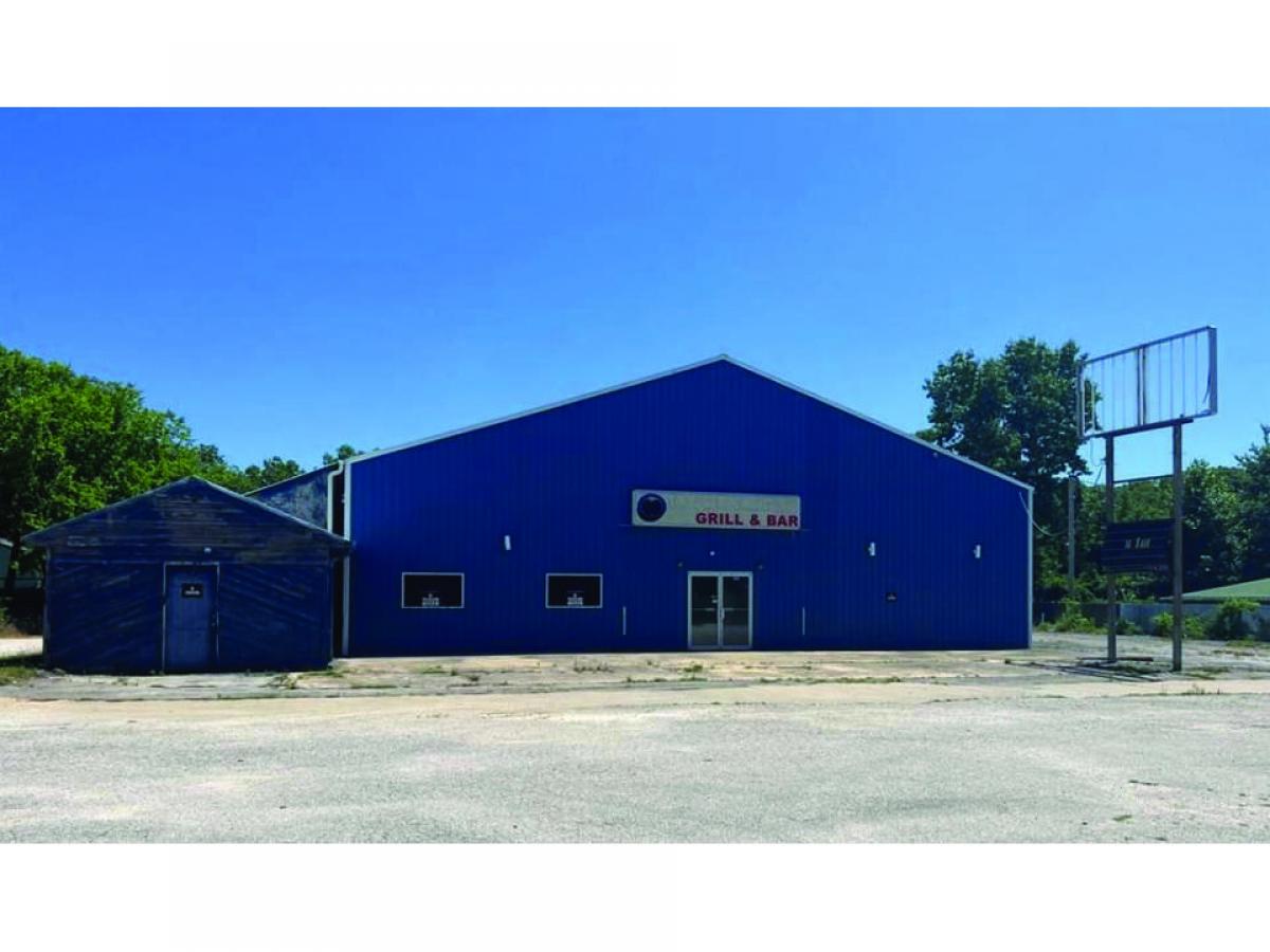 Picture of Commercial Building For Sale in Sunrise Beach, Missouri, United States