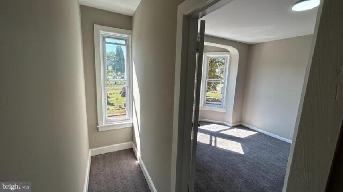 Picture of Home For Sale in York, Pennsylvania, United States