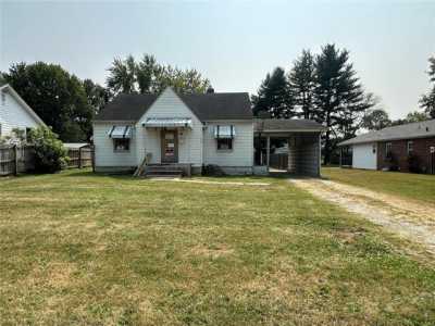 Home For Sale in Swansea, Illinois