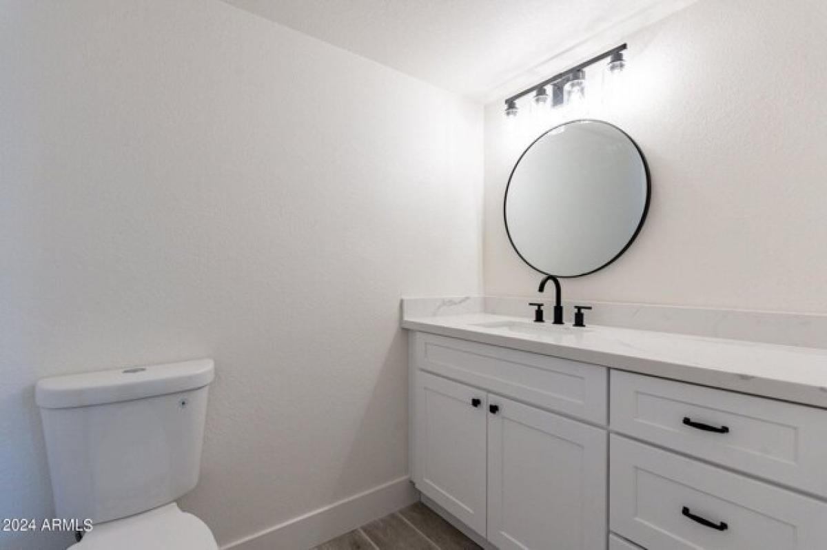 Picture of Home For Sale in Youngtown, Arizona, United States