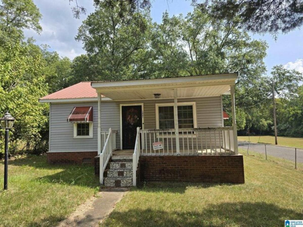 Picture of Home For Sale in Anniston, Alabama, United States