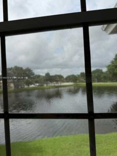 Home For Sale in Pembroke Pines, Florida